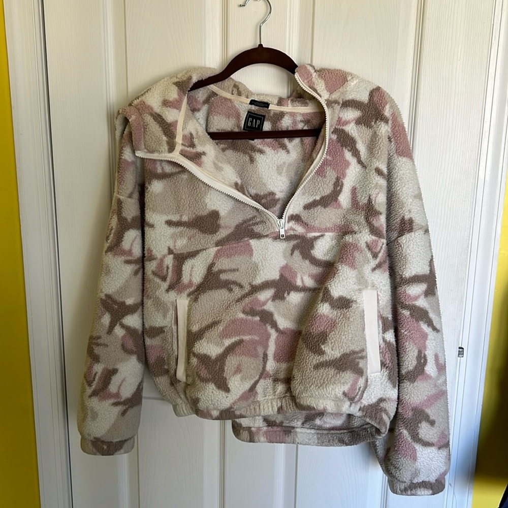 Pink, brown, white camo Sherpa cropped sweat shirt